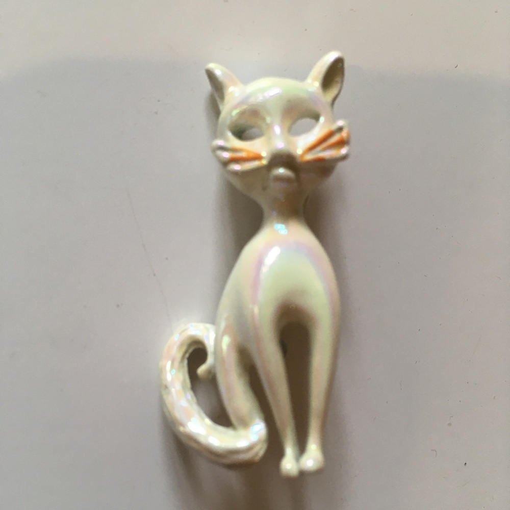 Vintage 1960’s enameled kitty cat brooch